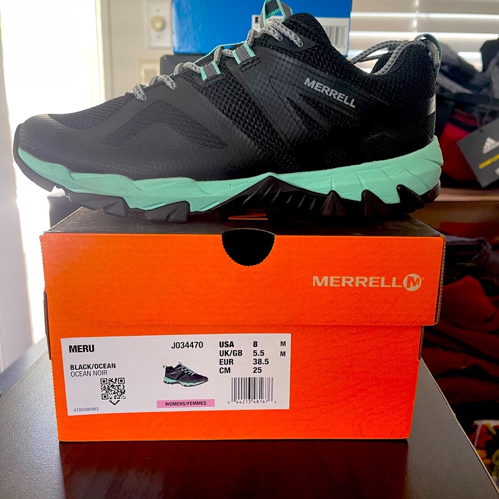 Merrel Hoking Shoes sz. 8